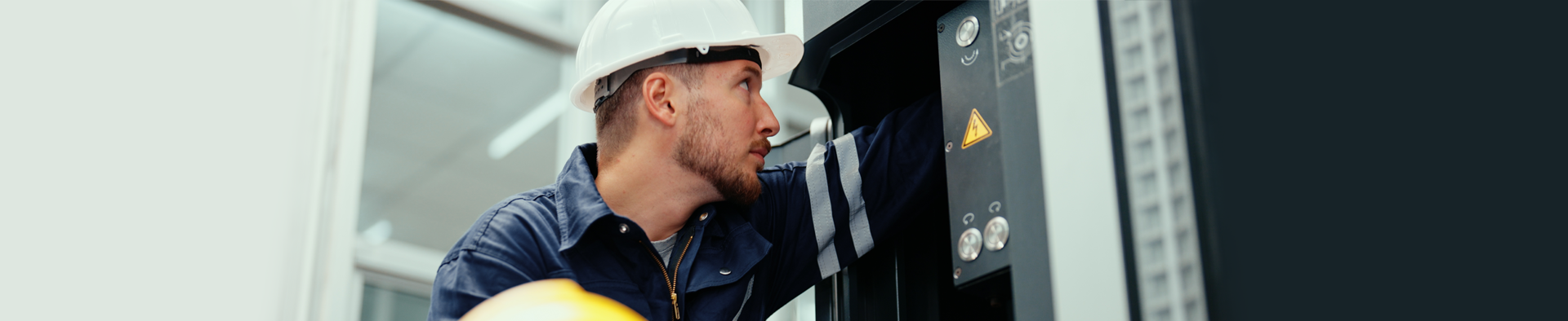 DataCenter-LV3_Service_(1920x394).png